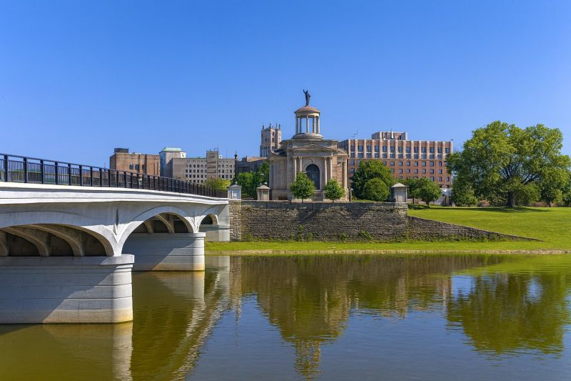 Monolithic Bridge Construction